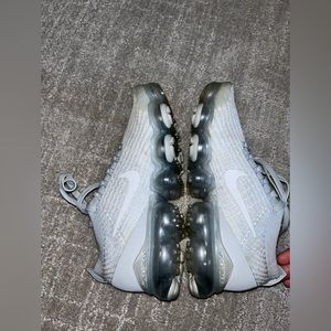 Nike vapormax women’s. Size 6.5. White/ light grey.